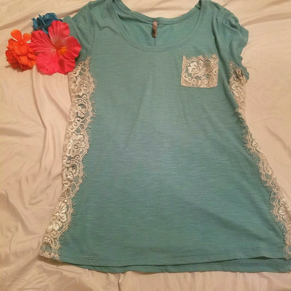 ❤3/$10 Vanity Teal Lace Top